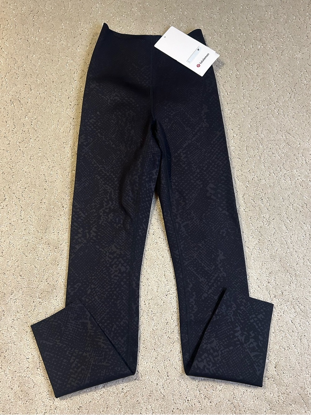 Lululemon Glow Up SHR Tight 25”, Size 2 In S4EB (MSRP $128)